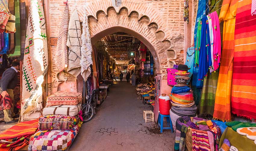Le souk à Marrakech au Maroc